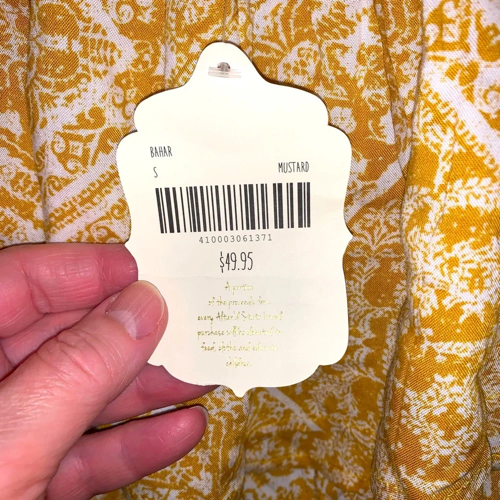 Altar’d State gold and cream print cropped top - Picture 5 of 6